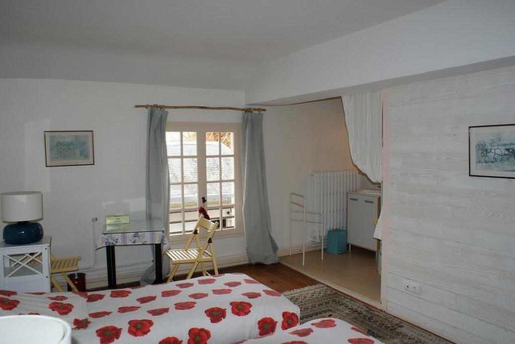 Les Longchamps Acomodação com café da manhã Neuillé Quarto foto