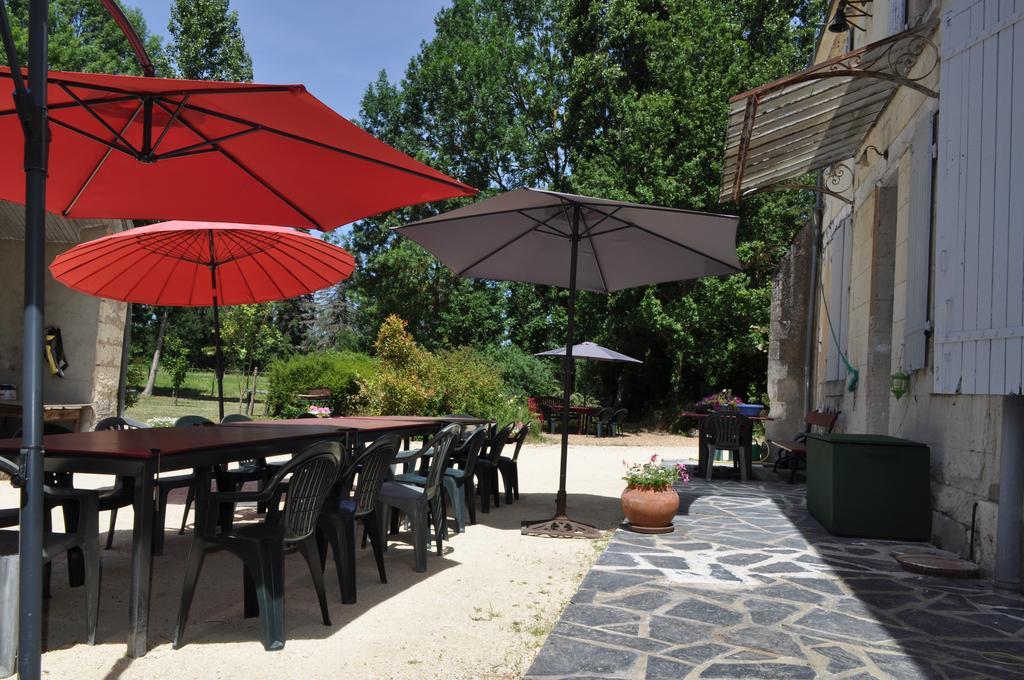 Les Longchamps Acomodação com café da manhã Neuillé Exterior foto