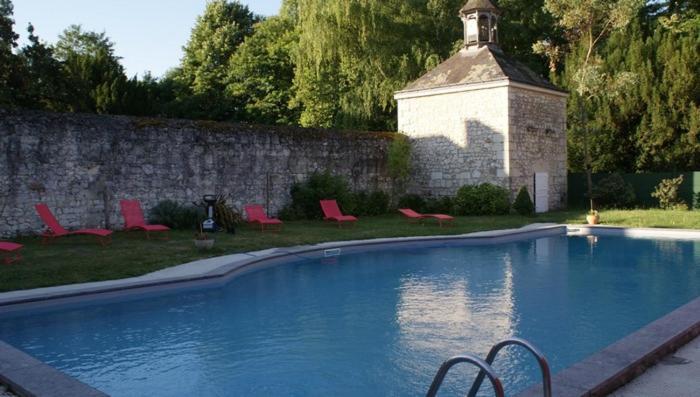 Les Longchamps Acomodação com café da manhã Neuillé Exterior foto